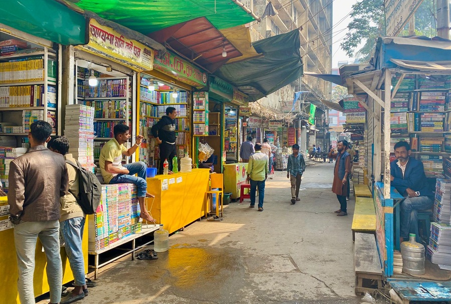 বাংলাবাজারেরে অলিগলিতে বইয়ের দোকান